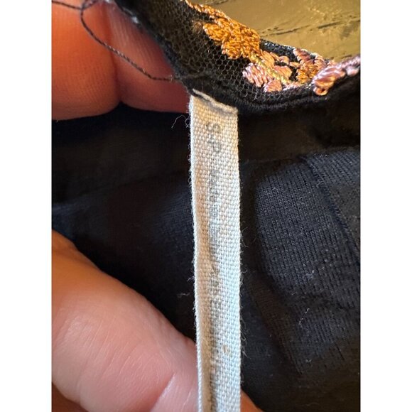 Black Floral Embroidered Crop Top With Zipper Closure & Spaghetti Straps - Picture 5 of 5